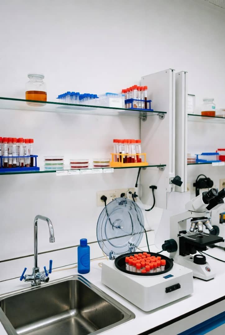 Laboratory & Clinical Equipment